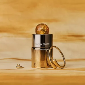 RMR357_uk_limited-edition-mesmerising-oudh-accord-gold-eau-de-parfum_image_02